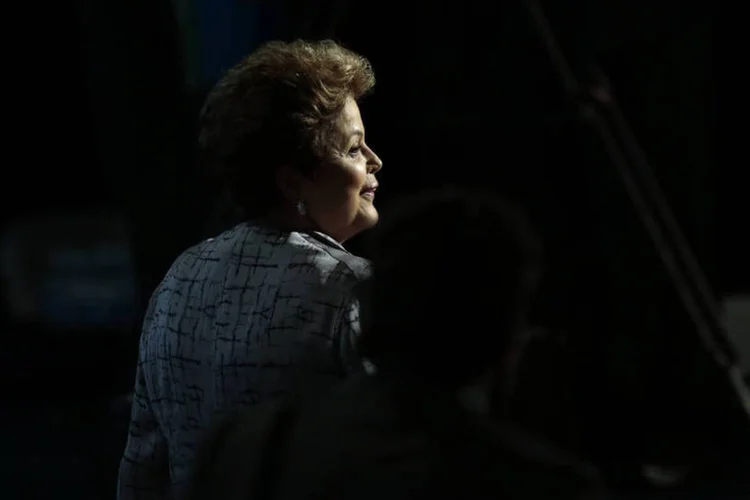 
	Dilma Rousseff: presidente acompanhou de sua resid&ecirc;ncia oficial, o Pal&aacute;cio da Alvorada, a abertura do envelope com a oferta do leil&atilde;o
 (Reuters/Ueslei Marcelino)