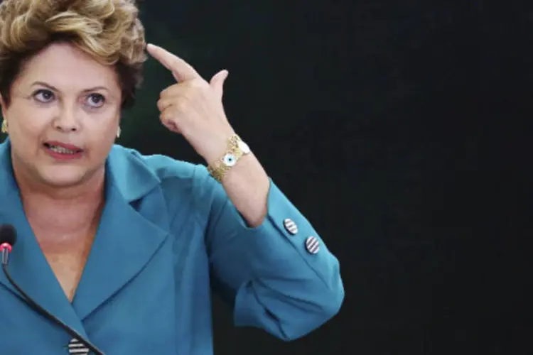 
	Dilma Rousseff: segundo Dilma, governo brasileiro tem manifestado posi&ccedil;&atilde;o de firme desagrado a produtos que ficam parados na alf&acirc;ndega esperando autoriza&ccedil;&atilde;o de exporta&ccedil;&atilde;o
 (REUTERS/Celso Junior)