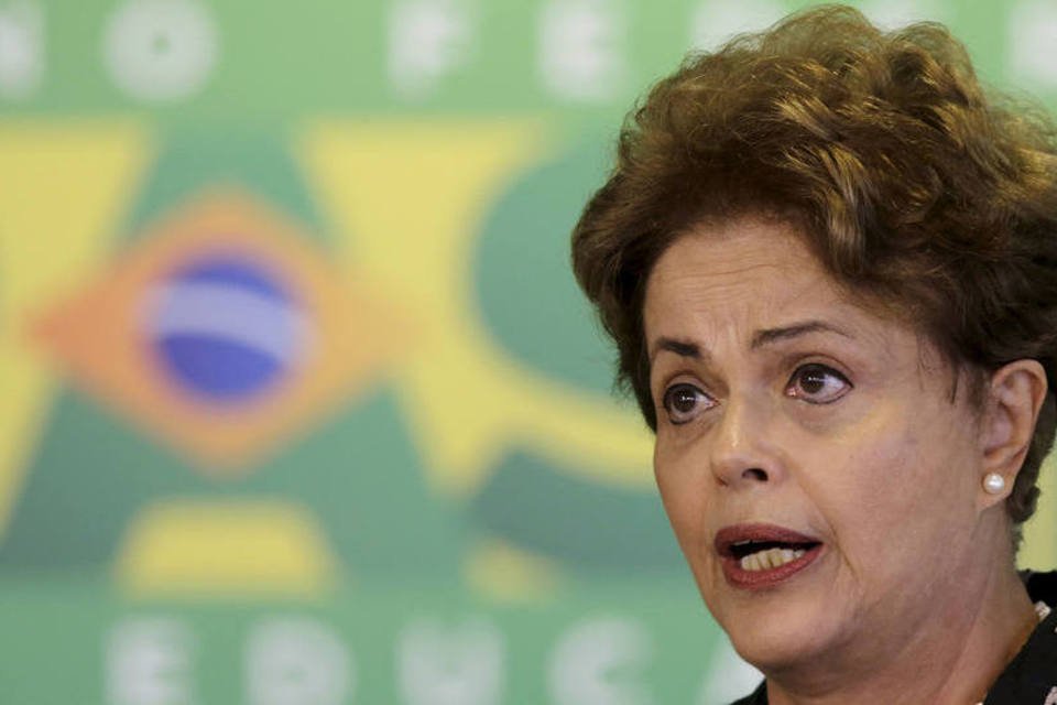 Petrobras publicará balanços até fim de abril, diz Dilma