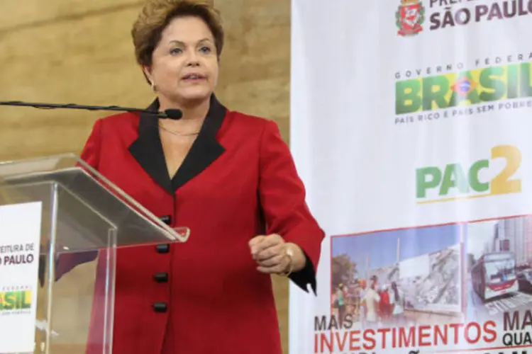 
	Dilma durante an&uacute;ncio do PAC: os investimentos totais tamb&eacute;m apresentaram queda no bimestre, de 31,1%
 (Paulo Pinto/Prefeitura de São Paulo)