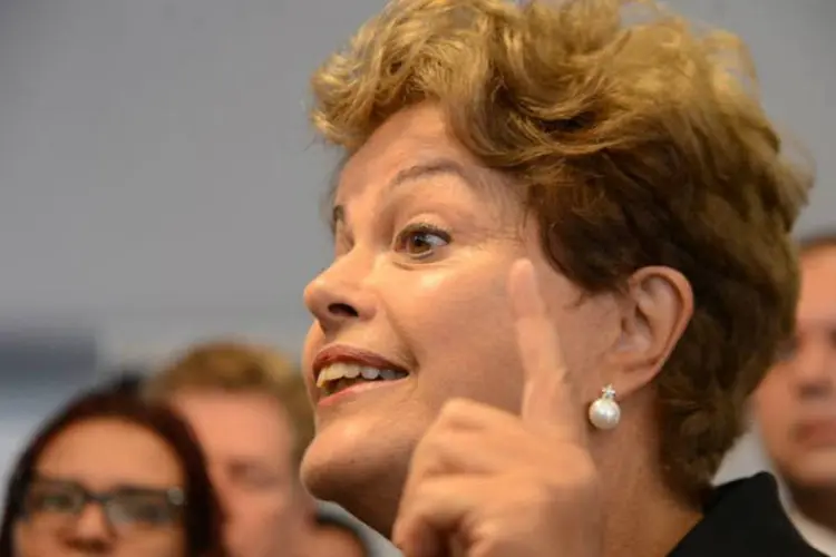 
	Dilma: &quot;estamos pensando em construir uma rampa em que o empreendedor possa ir incorporando o crescimento sem perder muito&quot;, afirmou
 (Elza Fiúza/Agência Brasil)