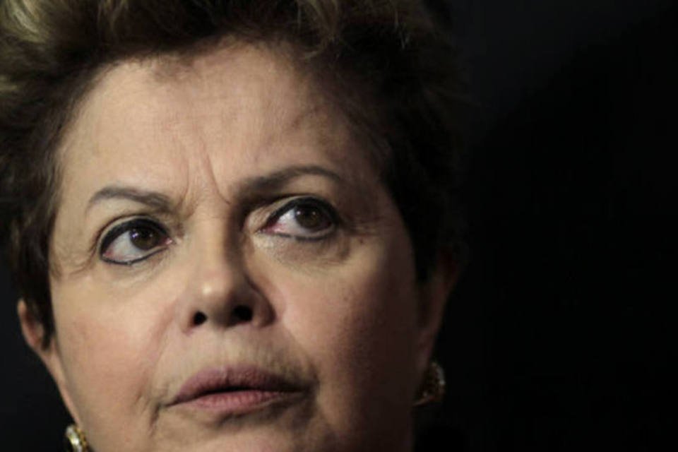 Dilma diz que criou mais emprego em 6 meses que total de FHC