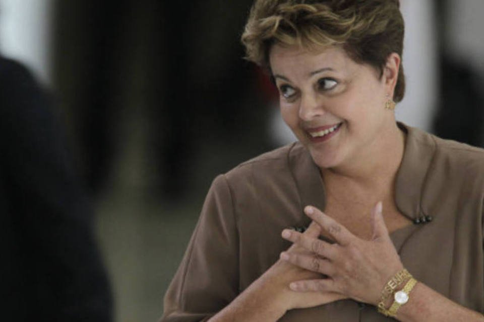 Fala de Dilma prevalece e juros encerram o dia em queda