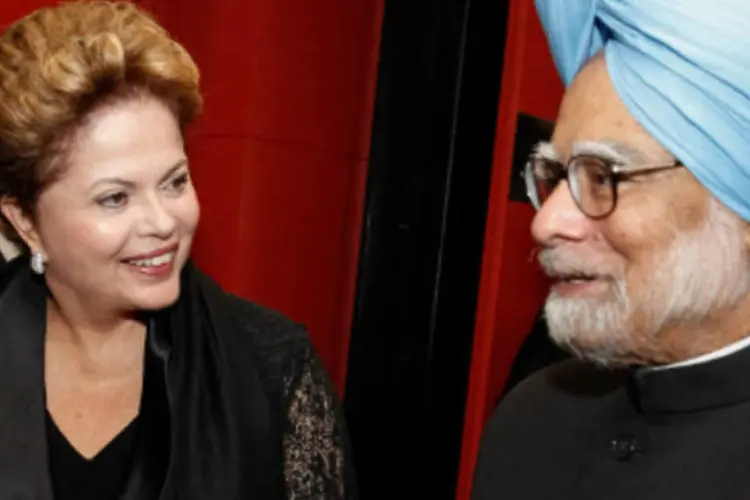 Dilma Rousseff e o primeiro-ministro da Índia, Manmohan Singh, após reunião bilateral em Durban: a presidente está na África do Sul para participar de encontro dos Brics (Roberto Stuckert Filho/PR)