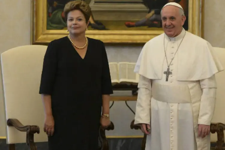 A presidente Dilma Rousseff se encontra no Vaticano com o papa Francisco (REUTERS/Osservatore Romano)