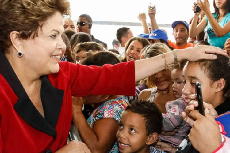 
	Presidente Dilma Rousseff: &quot;Ela (Dilma) est&aacute; contente com a aceita&ccedil;&atilde;o popular da proposta&quot;, disse Wellington Dias
 (Roberto Stuckert Filho/PR)