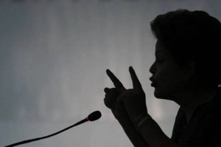 
	Dilma Rousseff: &quot;Eu vetei. Agora est&aacute; com o Congresso&quot;, disse a presidente ao ser abordada por jornalistas ao final de reuni&atilde;o com governadores e prefeitos
 (REUTERS/Ueslei Marcelino)
