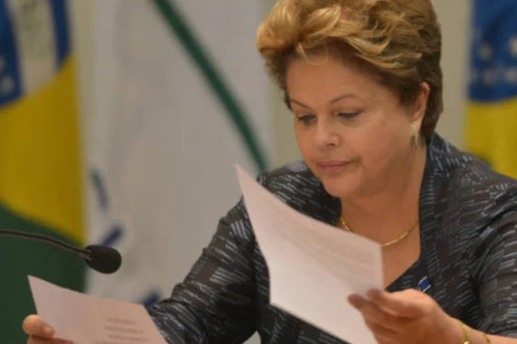 
	Dilma Rousseff: o governo est&aacute; preocupado com a amea&ccedil;a do Congresso de derrubar vetos presidenciais a projetos
 (Wilson Dias/ABr)