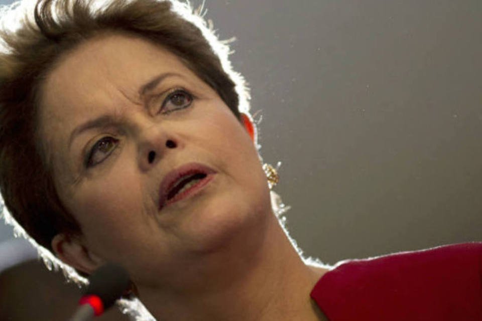 Dilma embarca para SP para exames médicos de rotina