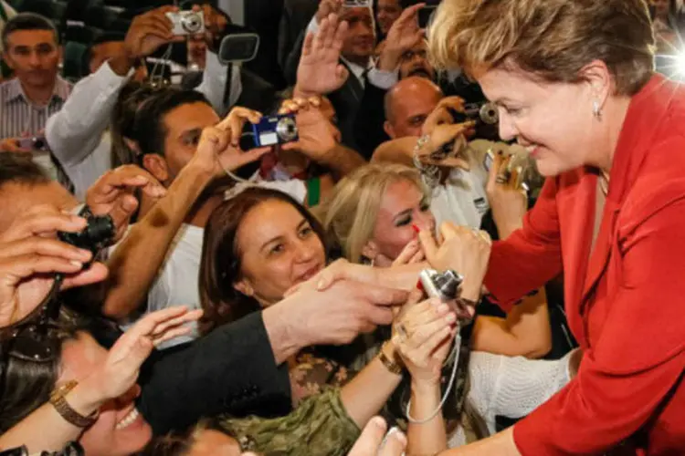 Presidenta Dilma Rousseff: "eu confio nos médicos brasileiros. Eu convido os médicos brasileiros a ouvir esse chamado para dar atendimento ao nosso povo", discursou (Roberto Stuckert Filho/PR)