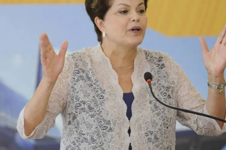 
	A presidente Dilma Rousseff: melhorar 270 aeroportos de pequeno porte n&atilde;o &eacute; suficiente, explica o professor
 (Wilson Dias/ABr)