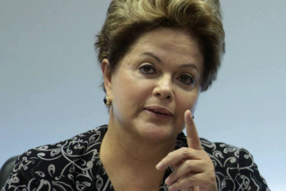 Ausente, Dilma parabeniza Brasil por tetracampeonato