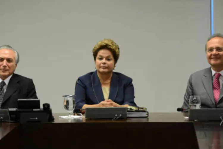 Dilma: a presidente se reuniu com líderes de partidos e do senado, nesta quinta-feira, para falar do plebiscito (Fabio Rodrigues Pozzebom/ABr)
