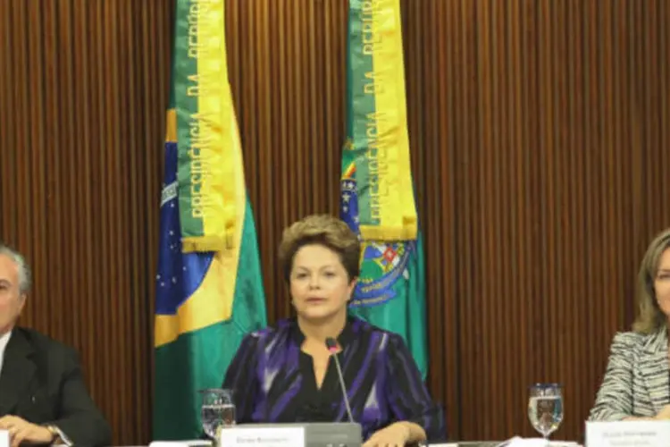 O gabinete presidencial brasileiro confirmou que Dilma falou ao telefone com Xi, mas recusou-se a comentar sobre o conteúdo da discussão (Fabio Rodrigues Pozzebom/ABr)