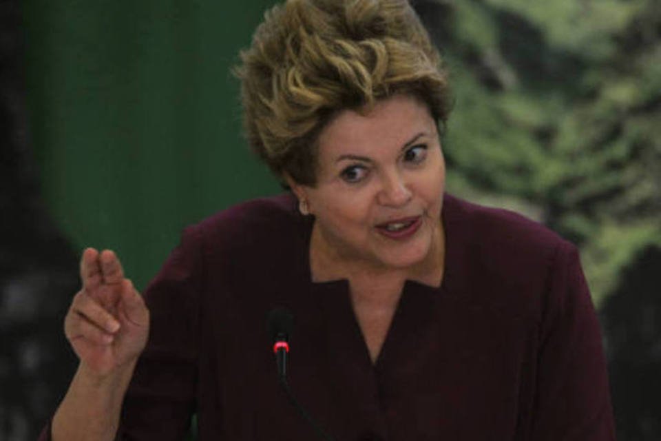 Dilma pede pacto pela estabilidade fiscal e reforma política
