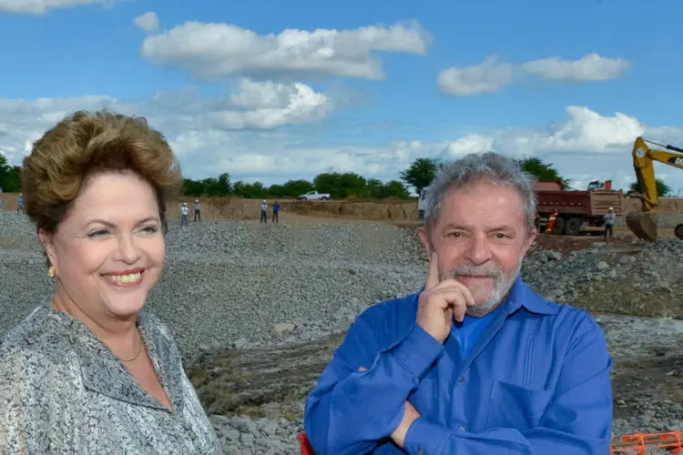 
	Dilma Rousseff e Lula durante visita &agrave;s obras do projeto de transposi&ccedil;&atilde;o do Rio S&atilde;o Francisco
 (Cadu Gomes/Divulgação/Dilma Rousseff)