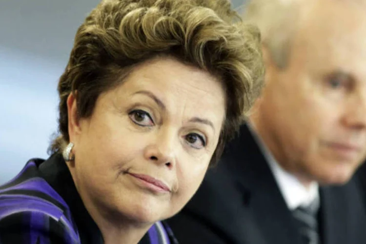 
	Em suspenso: nem Dilma nem Mantega explicam para onde vai a pol&iacute;tica fiscal
 (REUTERS/Ueslei Marcelino)