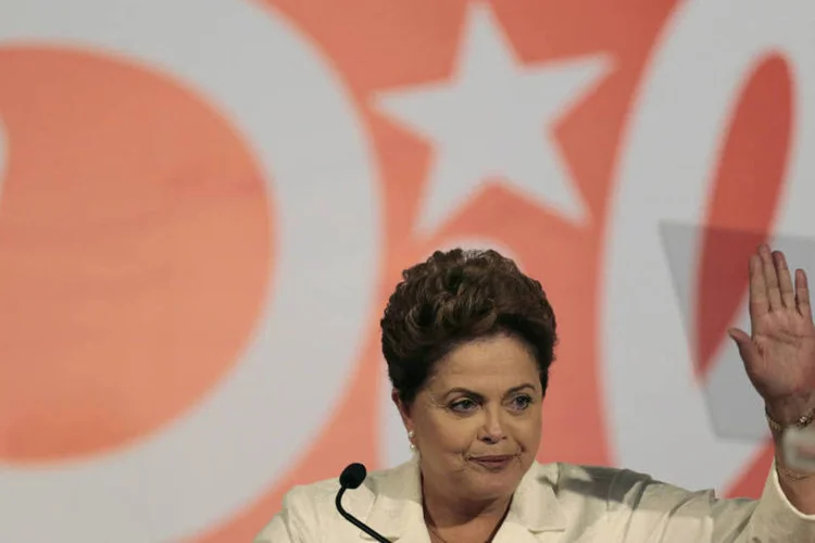 A presidente Dilma Rousseff em pronunciamento após o resultado do primeiro turno das eleições (REUTERS/Ueslei Marcelino)