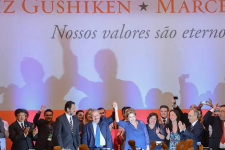 Presidenta Dilma Rousseff e o ex-presidente Luiz Inácio Lula da Silva participam do 5º Congresso Nacional do Partido dos Trabalhadores (Fabio Rodrigues Pozzebom/Agência Brasil)