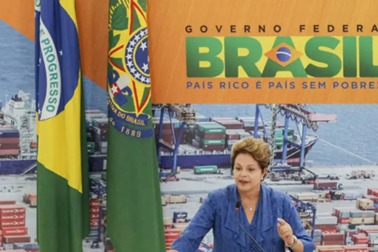 
	Dilma anuncia plano de investimento para portos: dois portos j&aacute; existentes tamb&eacute;m ter&atilde;o concess&otilde;es
 (Roberto Stuckert Filho/Presidência da República)
