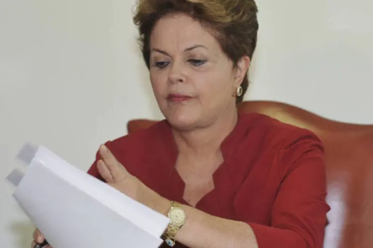 A presidente Dilma Rousseff sanciona o Vale-Cultura: as empresas que aderirem ao programa terão isenção de impostos de R$ 45,00 por vale doado (José Cruz/ABr)
