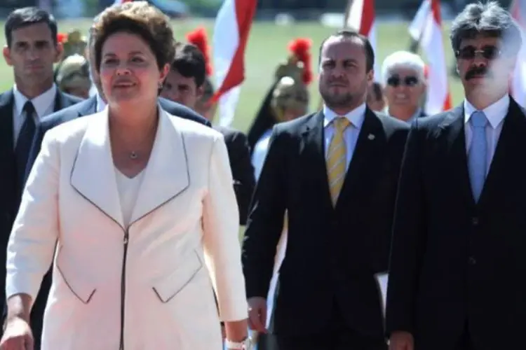 A presidenta Dilma Rousseff chega ao Congresso Nacional para abertura dos trabalhos para a nova legislatura