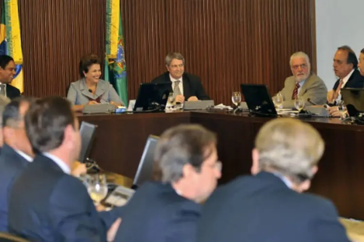 A presidenta Dilma Rousseff se reúne com governadores e prefeitos das cidades-sede da Copa 2014 (Agencia Brasil / Antonio Cruz)