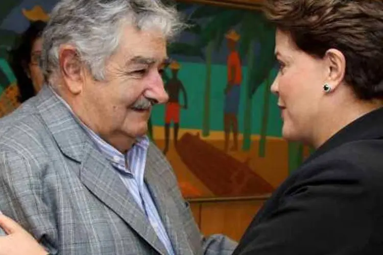 José Pepe Mujica e Dilma Rousseff: relações entre os dois países podem ser ampliadas (Roberto Stuckert Filho/Presidência)