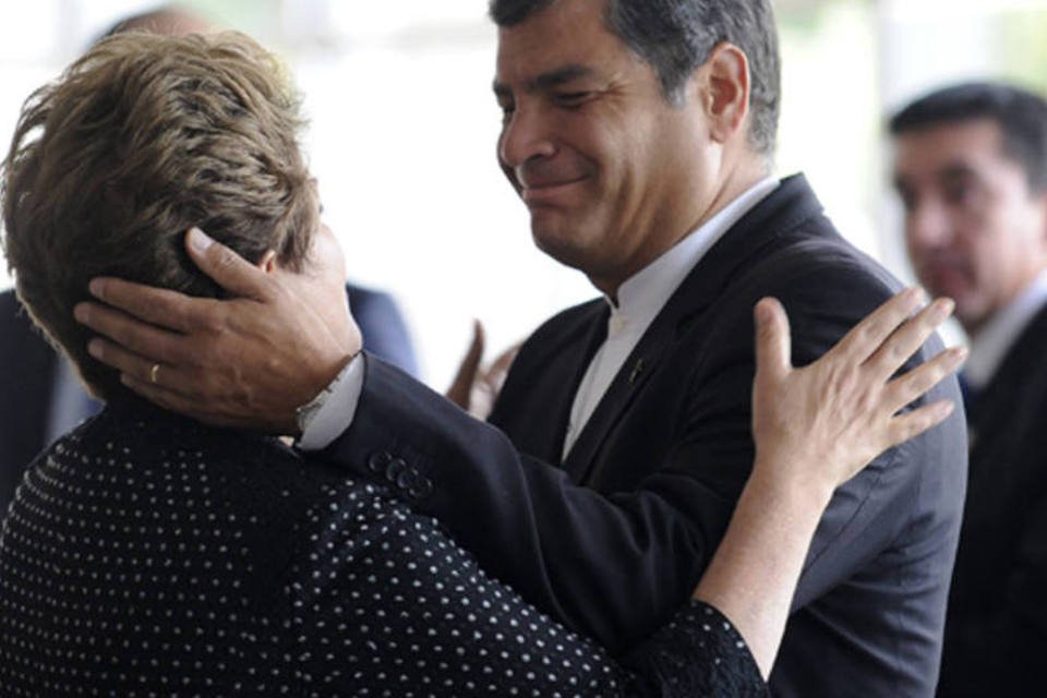 Correa admite que uso de dólar no Equador dificulta acordo