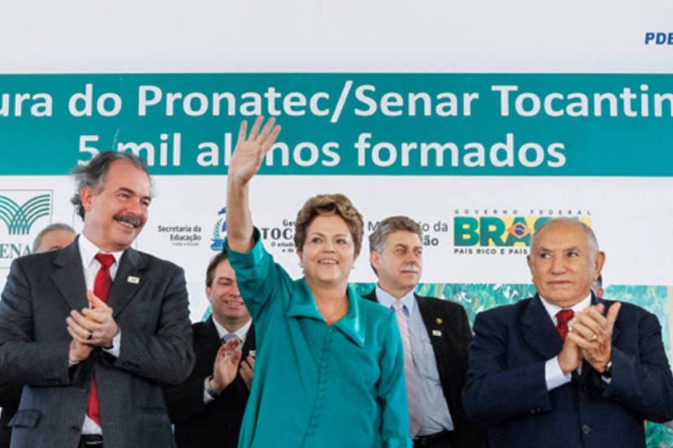 Dilma diz que redução de impostos será luta de 2013