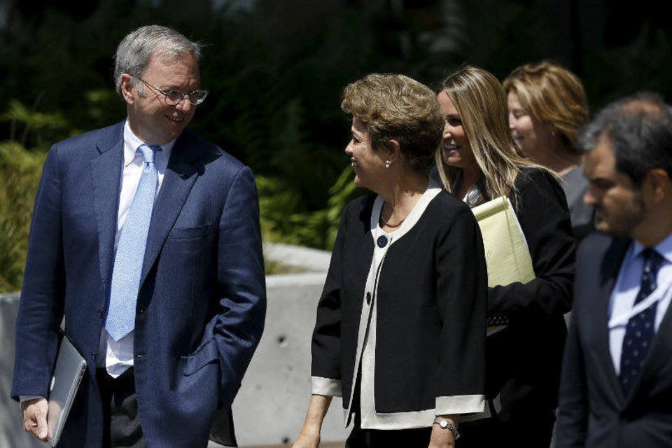 Dilma visita Google e fala com executivos do Vale do Silício