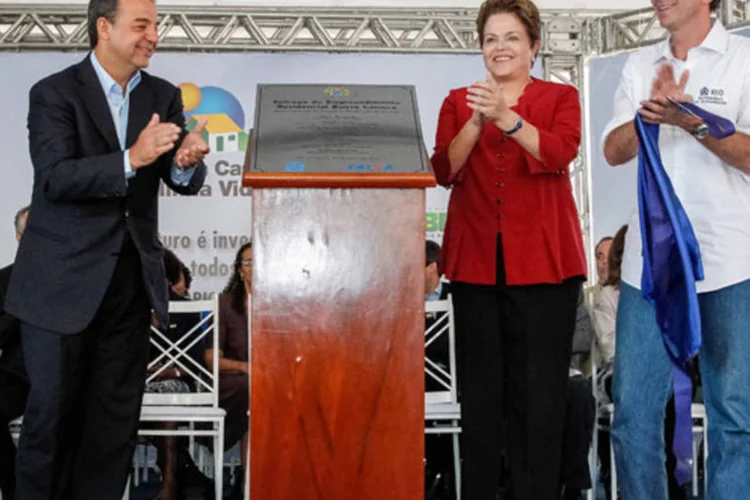Dilma entrega unidades do Minha Casa: seguranças da Presidência da República tentaram retirar os manifestantes da lona onde ocorria a cerimônia (Roberto Stuckert Filho/Presidência da República)