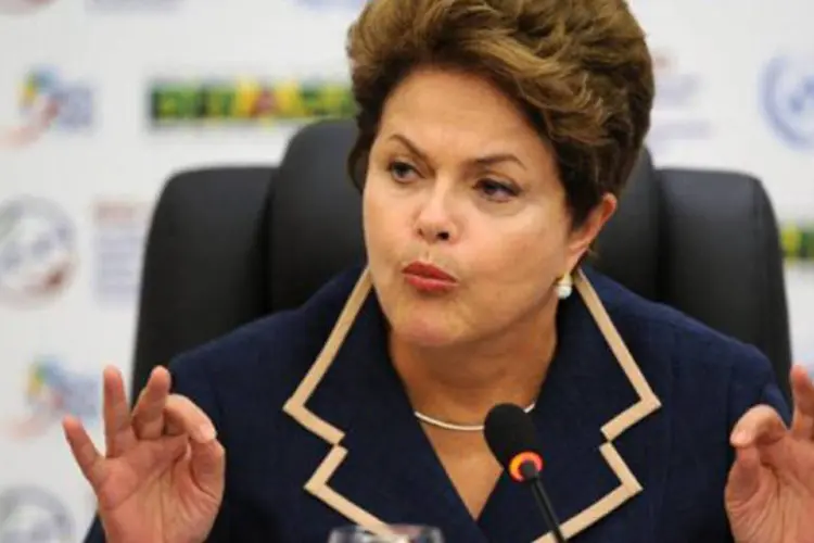 Dilma Rousseff vai ao país para as cúpulas da América do Sul e dos Países Árabes (Aspa) e da União de Nações Sul-americanas (Unasul) (©AFP / Evaristo Sa)
