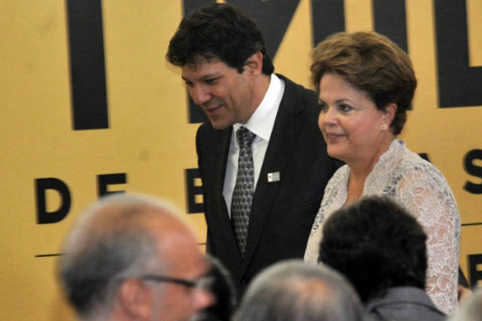 Dilma elogia Lula na posse de novos ministros