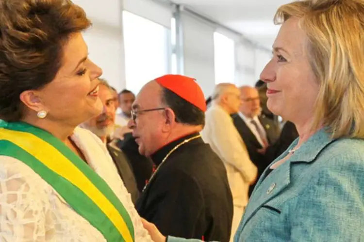 
	Dilma Rousseff e Hillary Clinton: &eacute; fundamental contar com &iacute;cones como o da presidente afastada Dilma Rousseff e Hillary Clinton, diz especialista
 (Roberto Stuckert Filho/Presidência)