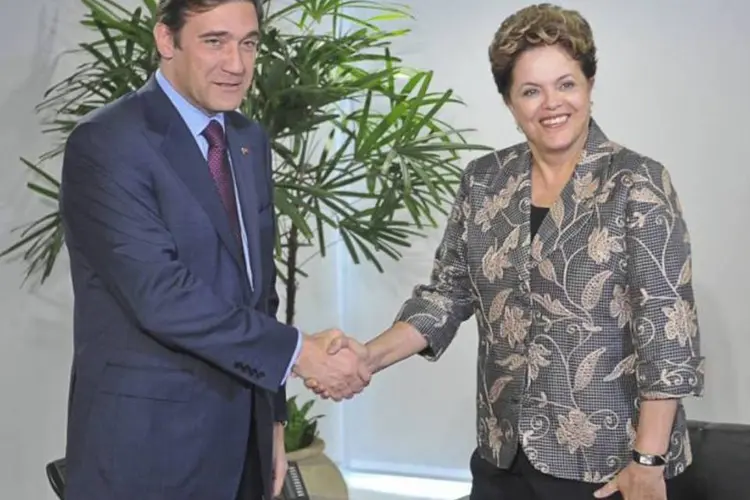 A presidenta Dilma Rousseff recebe o primeiro-ministro de Portugal, Pedro Passos Coelho, no Palácio do Planalto
 (Agência Brasil)
