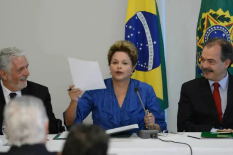 A presidente Dilma Rousseff sancionou a lei de conversão da medida provisória dos portos com mais de dez vetos (Fabio Rodrigues Pozzebom/ABr)