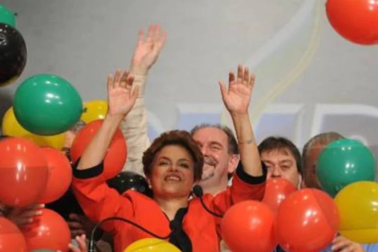 Dilma em convenção do PMDB, no sábado: campanha ganhará reforço em âmbito municipal (.)