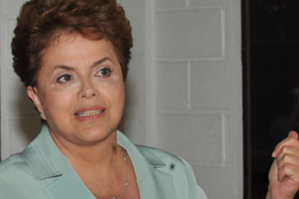 Dilma alcança 51% das intenções de voto, aponta Datafolha