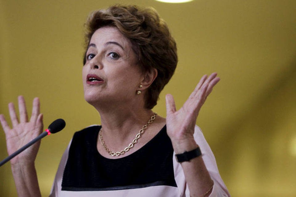Dilma mantém cálculo de preços do petróleo para royalties
