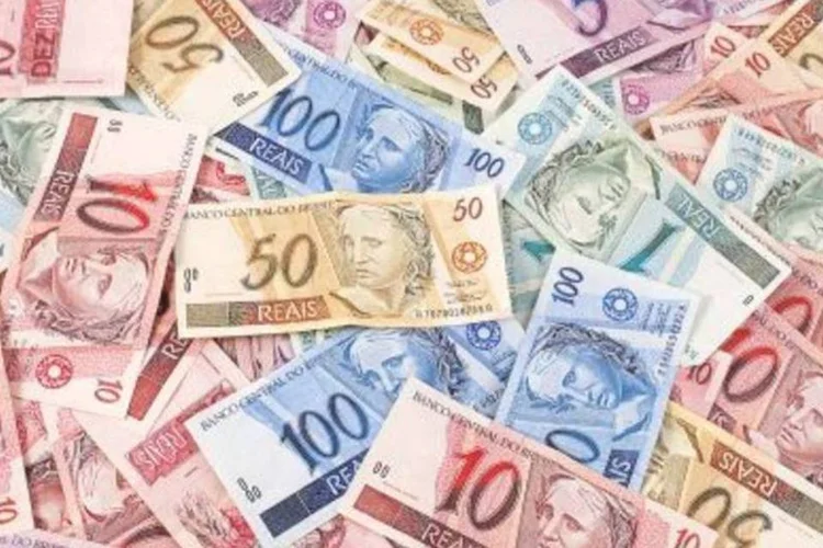 Por má governança ou equívocos, salários grande demais em relação ao desempenho da empresa chegaram a servir de benchmark (.)