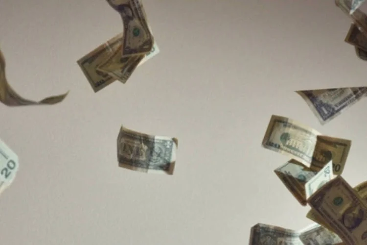 Dinheiro: 78% dos trabalhadores afirmam que não é preciso ganhar mais de 100 mil por ano se sentir bem-sucedido (Nathan Congleton via Photopin)
