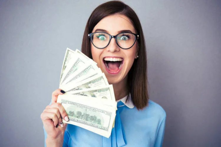 Bons salários (DeanDrobot/Thinkstock)
