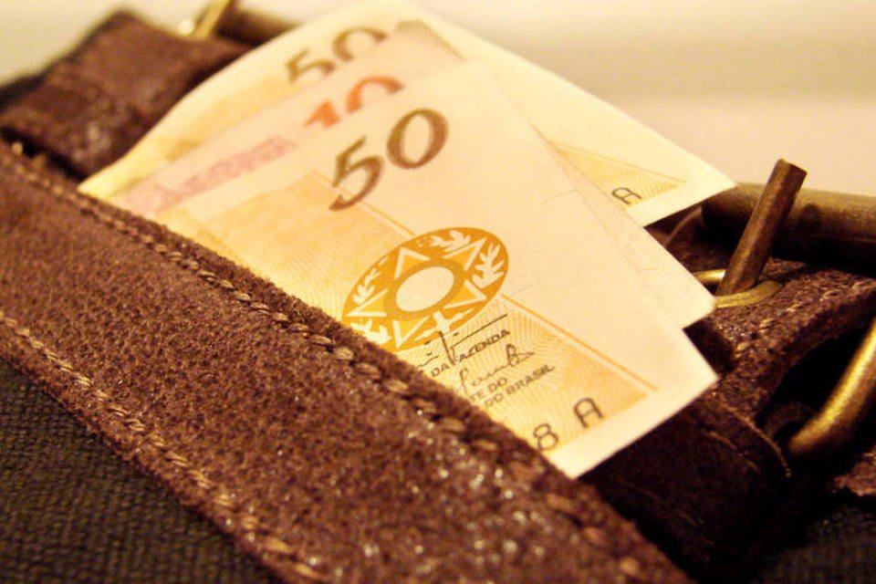 8 motivos que o obrigam a andar com dinheiro no bolso