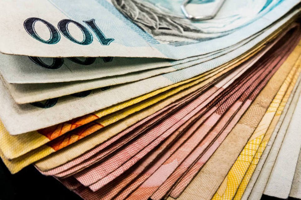 Com dólar, dívida federal brasileira sobe 0,65% em setembro