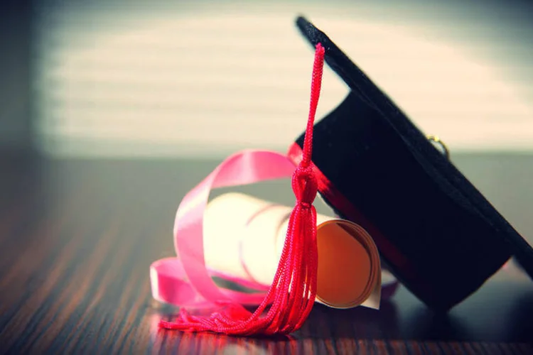 
	Diploma: bolsas de estudo s&atilde;o para cursos de gradua&ccedil;&atilde;o e p&oacute;s
 (foto/Thinkstock)