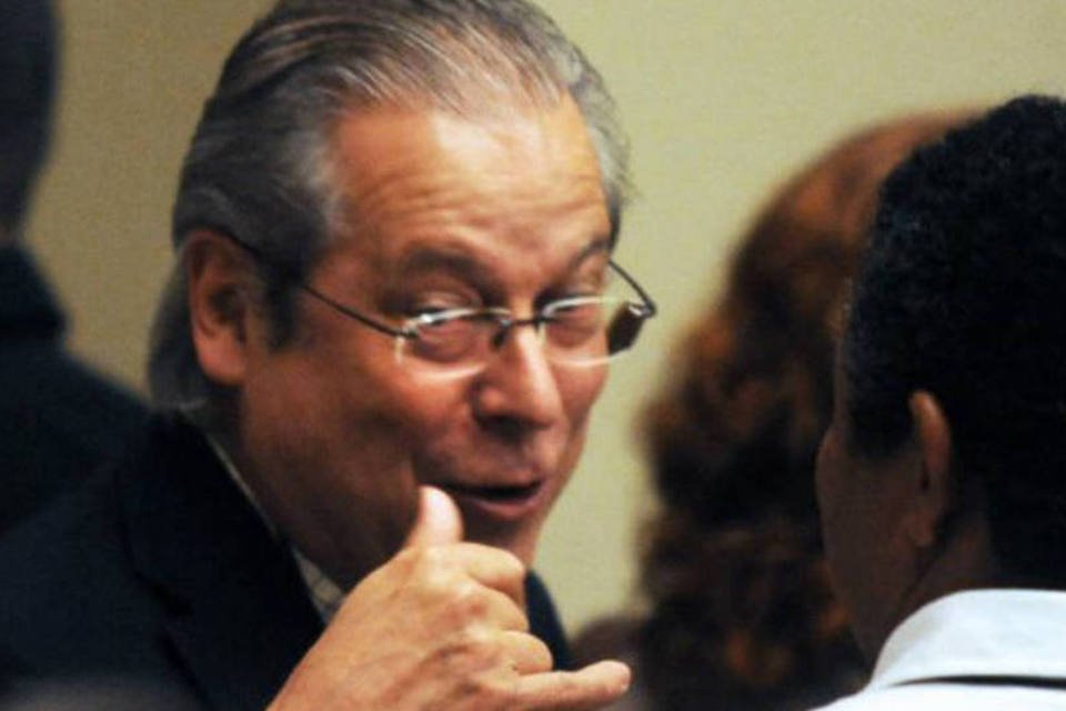 'O Brasil sabe que sou inocente', diz José Dirceu