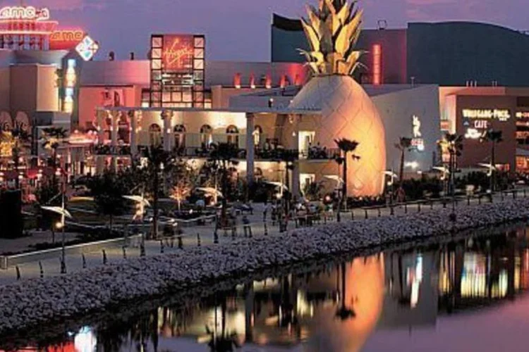Área de bares e restaurantes da Disney: casas de Veraneio serão construídas dentro do complexo  (.)