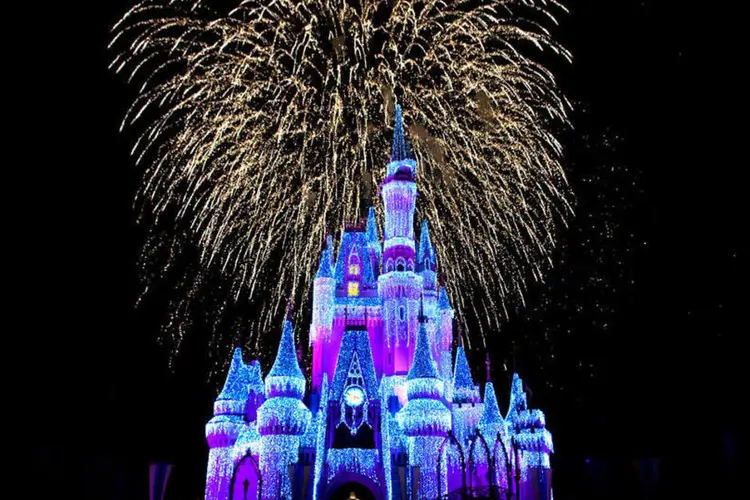 
	Disney: consultoria prev&ecirc; que este ano a China vai se tornar o primeiro mercado no qual a maioria das compras de viagens online ser&aacute; feita atrav&eacute;s de celulares
 (Josh Hallett/Flickr/Creative Commons)
