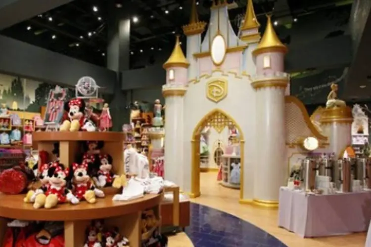 Disney Store: interações digitais com personagens e réplicas de locações clássicas (Wikimedia Commons)